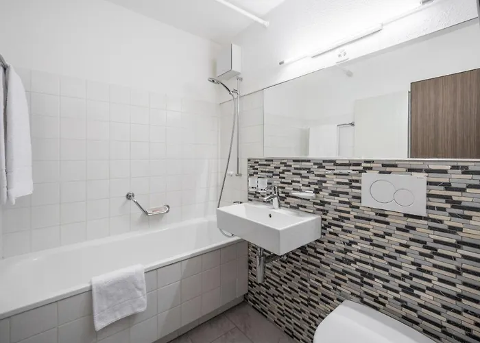 Homes - Val Signina 3-28 *